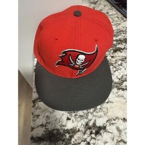 Tampa Bay Buccaneers Hat Fitted Mens Black Red Logo New Era Football NFL Sz 7.5